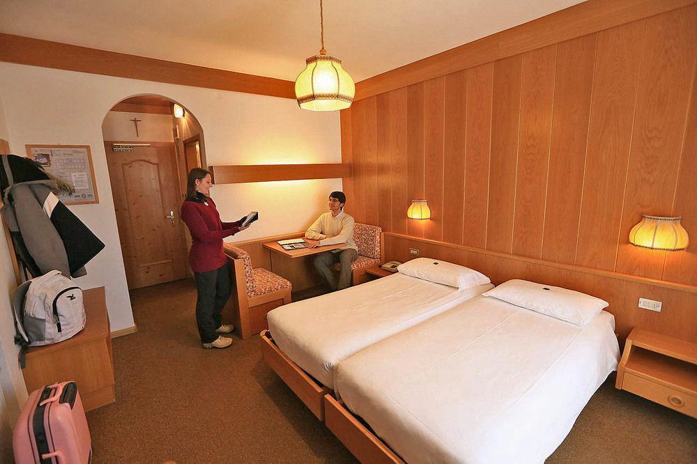 Al Piccolo Hotel Vigo di Fassa Εξωτερικό φωτογραφία